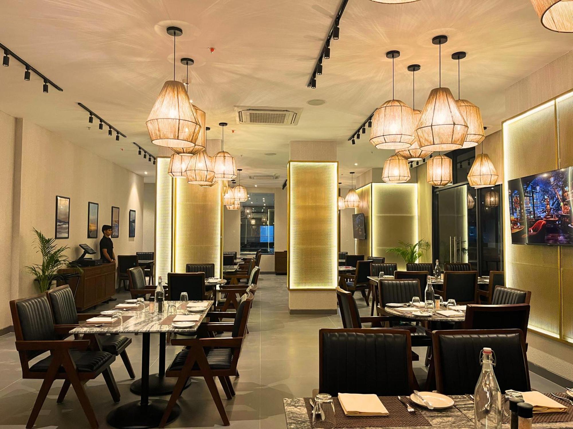 Rhythm Gurugram Hotel & Suites, Sohna Road Gurgaon Exterior photo