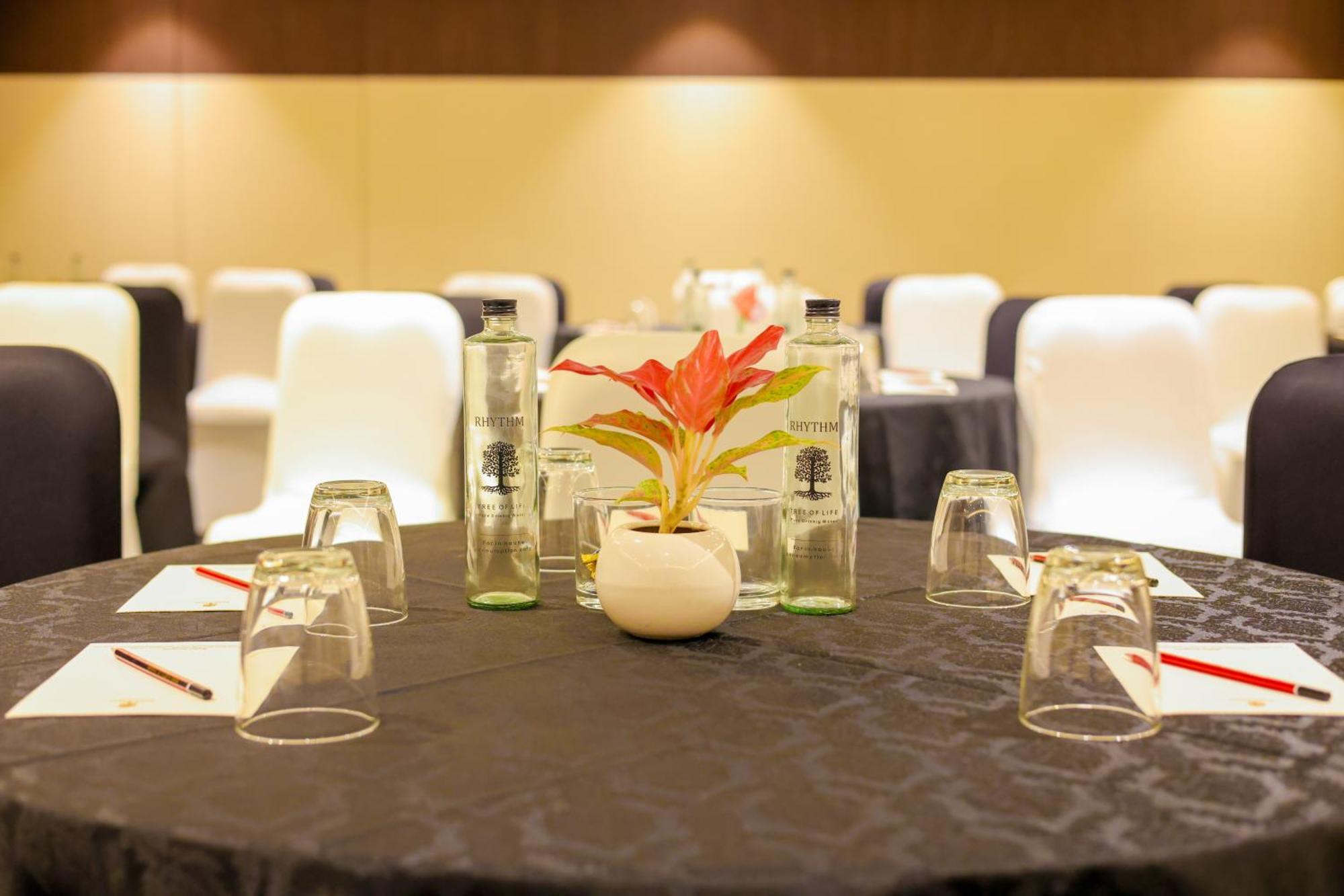 Rhythm Gurugram Hotel & Suites, Sohna Road Gurgaon Exterior photo