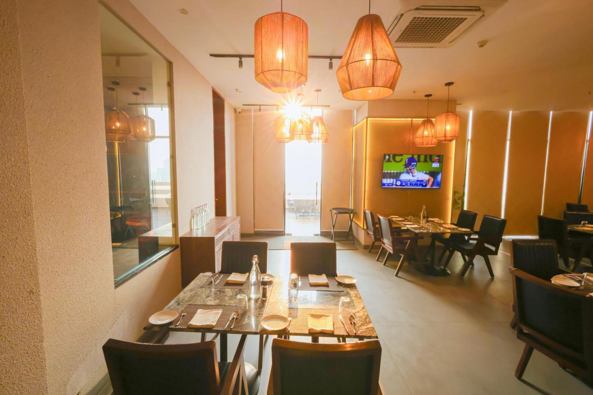 Rhythm Gurugram Hotel & Suites, Sohna Road Gurgaon Exterior photo