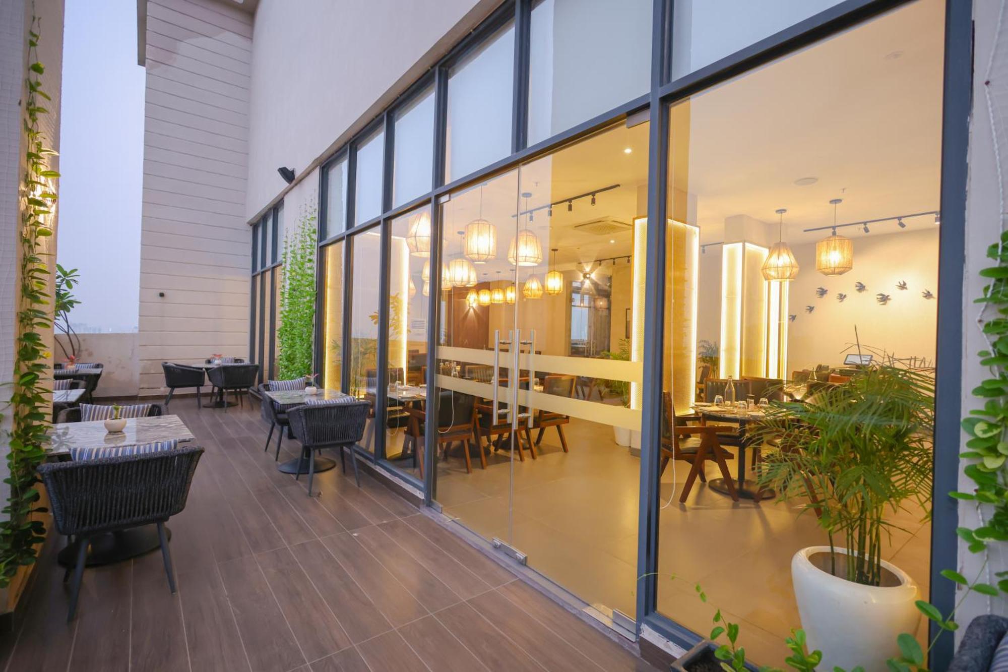 Rhythm Gurugram Hotel & Suites, Sohna Road Gurgaon Exterior photo